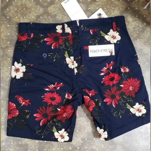 Flower Pattern Shorts - Picture 2 of 3